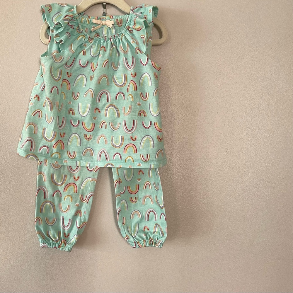 Old Navy size 4T loose fitting pajamas